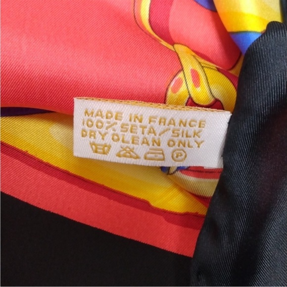 Hermes 💯% Silk Scarf 🧣 - Picture 3 of 7